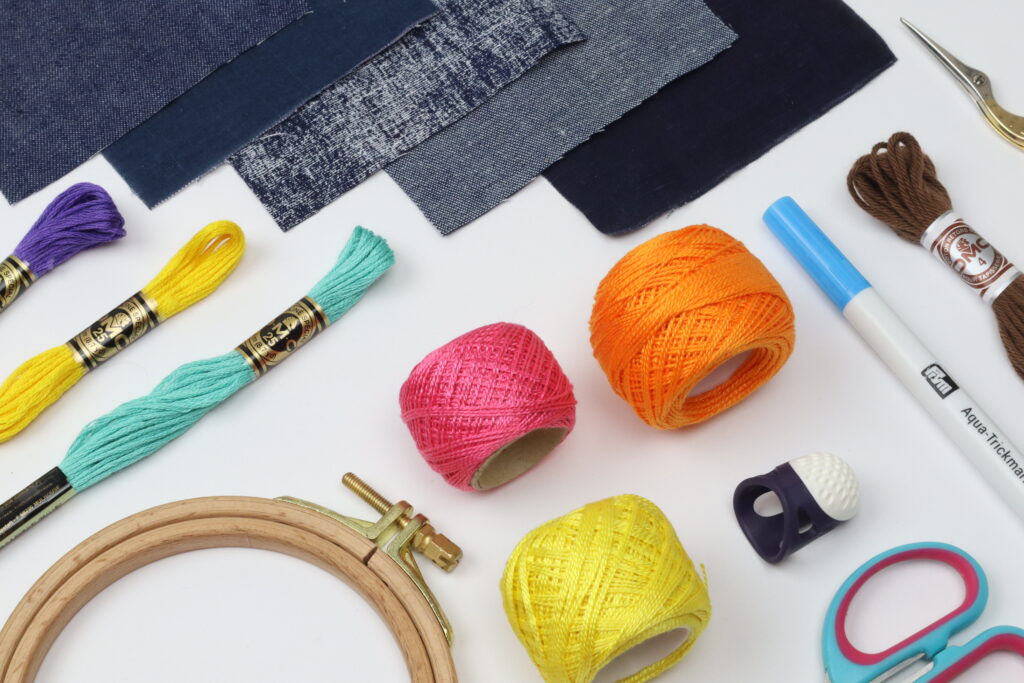 Materiali per ricamo su jeans